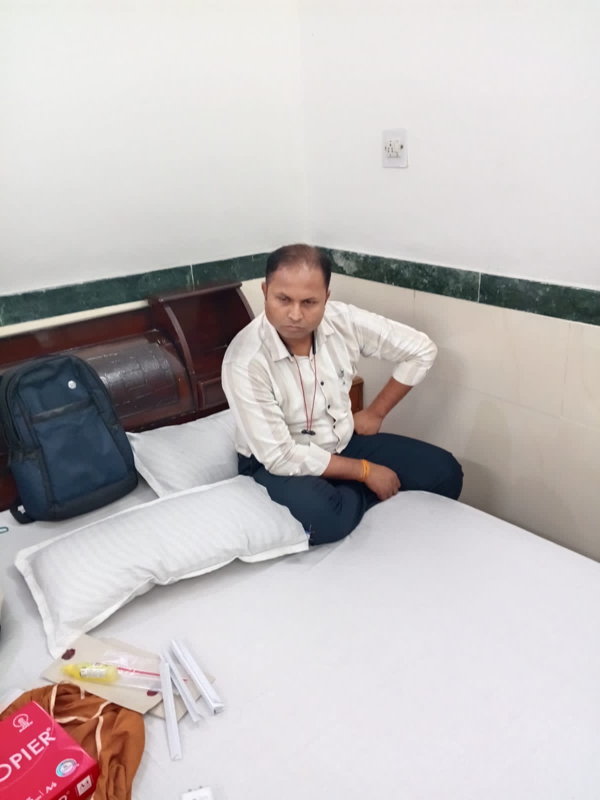 मुंगेली में 15 हजार की रिश्वत लेते पकड़ा गया बिजली विभाग का जेई, गाड़ी के डैशबोर्ड में छिपाए थे पैसे