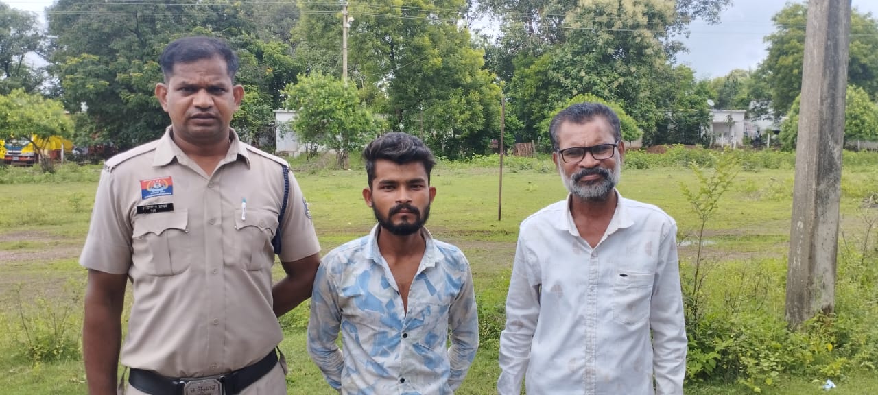 नंदिनी थाना पुलिस ने आगजनी कर हत्या की साजिश रचने वाले दो आरोपियों को किया गिरफ्तार