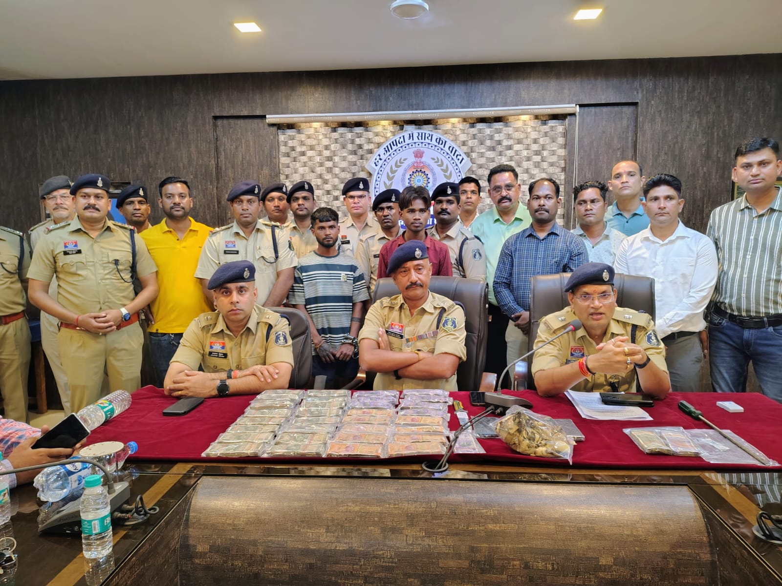 जांजगीर पुलिस की बड़ी कामयाबी : 10 लाख की लूट की वारदात का 7 दिन में खुलासा